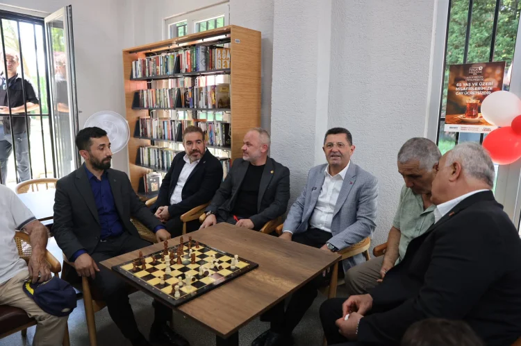 Çekmeköy'de Emeklilere Yeni Sosyal Alan: İkinci Kültür Evi Hizmete Girdi