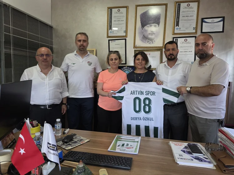 Artvinspor Kadın Voleybol Takımına Bursa'dan Sponsorluk Desteği