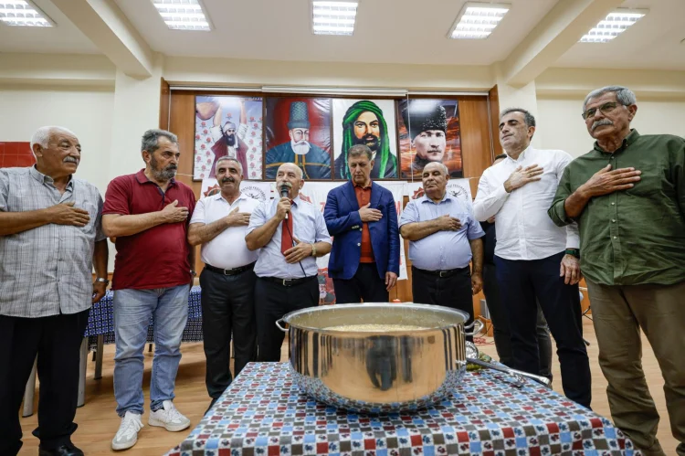Başkan Tugay'dan Muharrem Ayı Aşure Etkinliğine Katılım: Dostluk ve İyilik Vurgusu