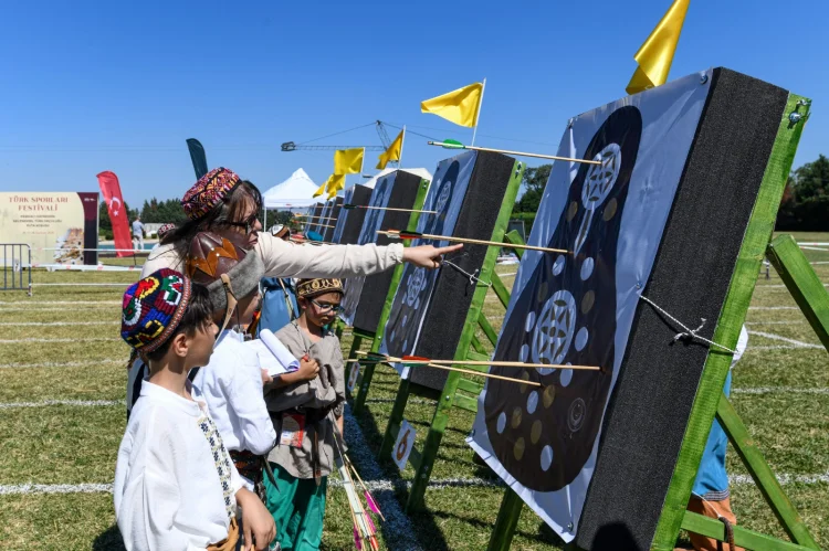 Osmangazi'de Ata Sporları Şöleni: 700. Yıl Kutlamaları Kapsamında Okçuluk Festivali Başladı