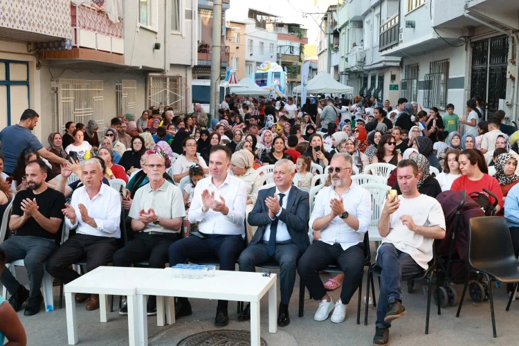 Osmangazi'de Yaz Coşkusu Başladı: Mahalle Şenlikleri Karneleri Taçlandırdı