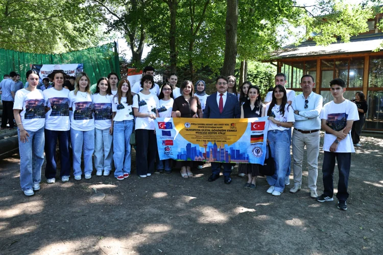 Sakarya'da Genç Yetenekler Mesleki Gelecek İçin Buluştu: Ahilik Kültürü ve İstihdam Fırsatları Masaya Yatırıldı