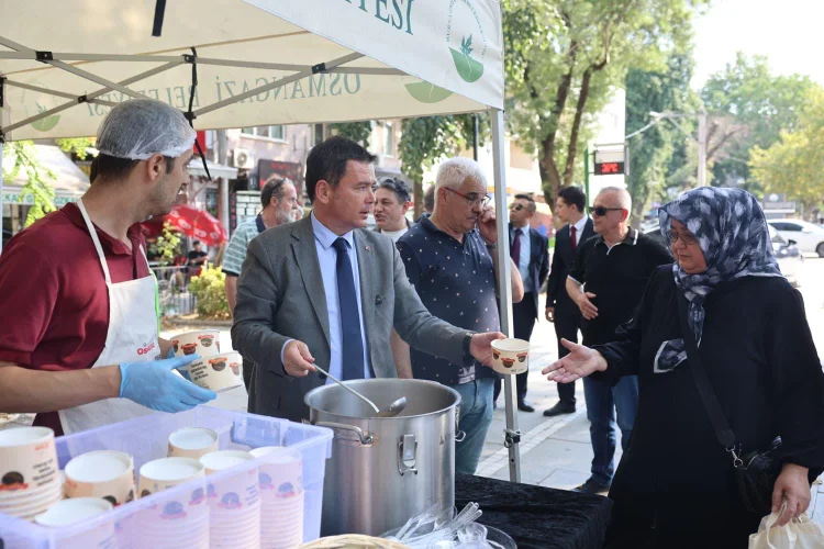 Osmangazi'de Muharrem Ayı Bereketi: Aşureler Vatandaşla Buluştu