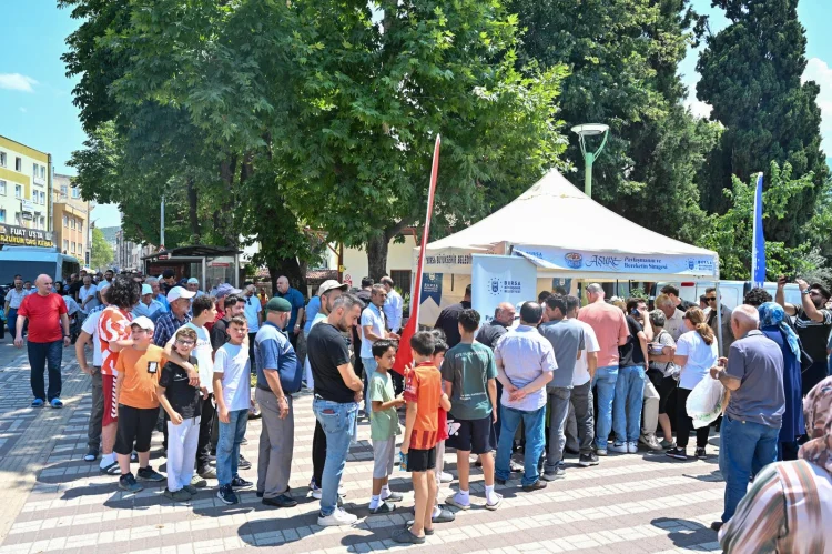 Bursa'da Muharrem Ayı Bereketini Paylaşıyor: Kestel'de Aşure İkramı