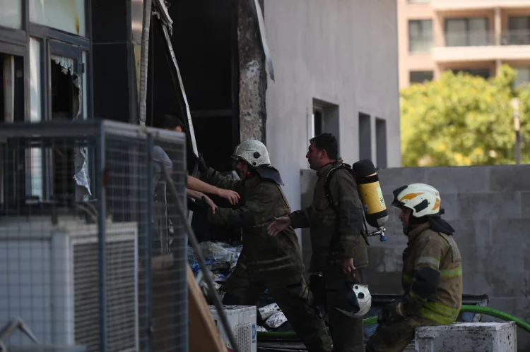 Bornova'da Market Deposunda Yangın: Facia Önlenemedi