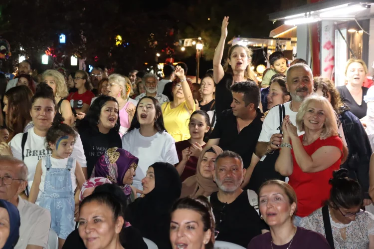 Kapanca Sokak Festivali, İzmit'in Kurtuluş Coşkusuyla Sona Erdi