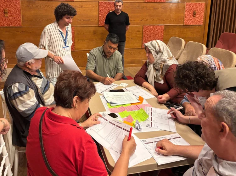İzmir'de Yurttaş Meclisleri'nin İkinci Turu Tamamlandı: Gelecek Ortak Akılla Şekilleniyor