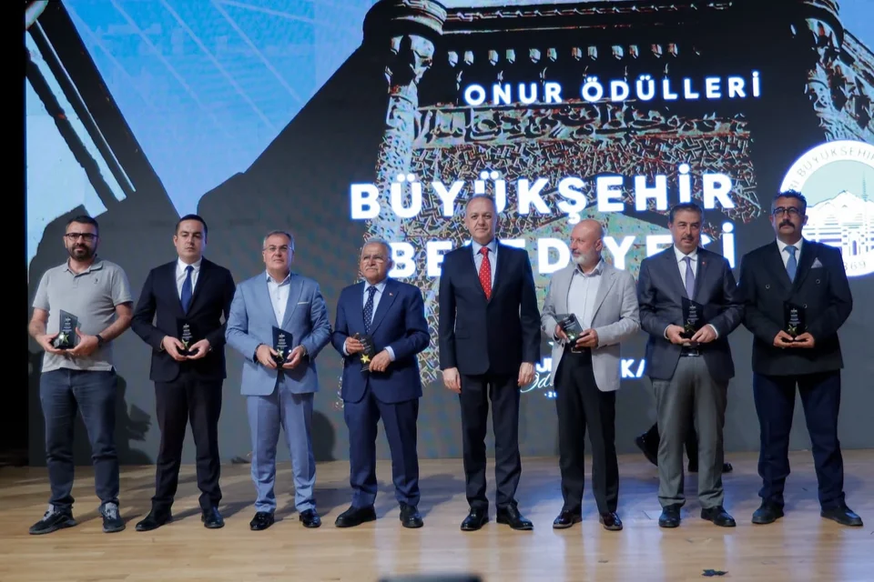 Kayseri Büyükşehir Belediyesi'ne Turizmde 3 Ödül Birden Verildi
