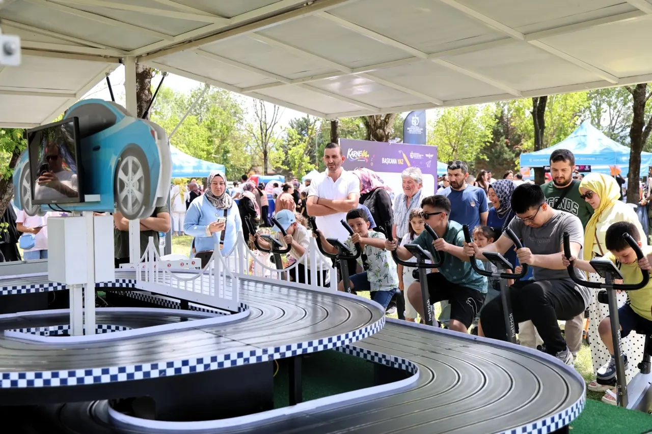 Kocaeli'de Karneval Çocuk Şenliği Öğrencilerle Buluştu