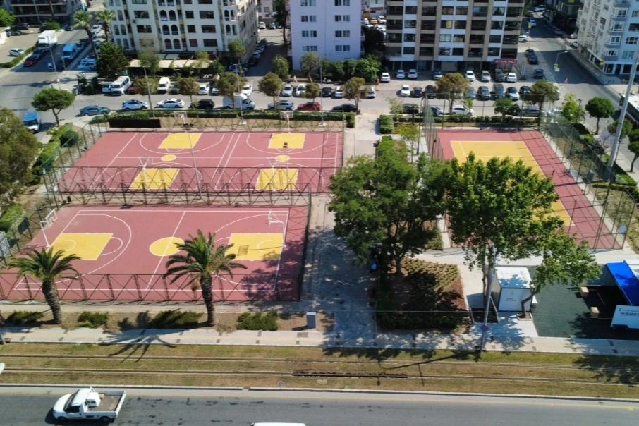 İzmir Sahillerine Yeni Spor Alanı: Göztepe'de Ücretsiz Spor İstasyonu Açıldı