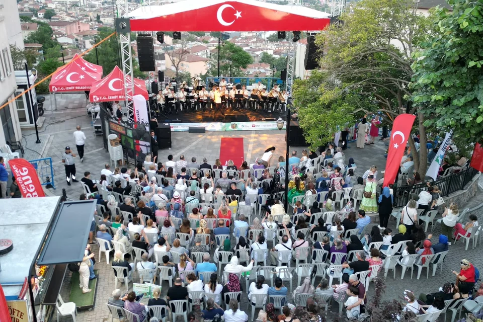 İzmit Kapanca Sokak Festivali Müzikle Açıldı, Vatandaşlar Coşkuya Ortak Oldu