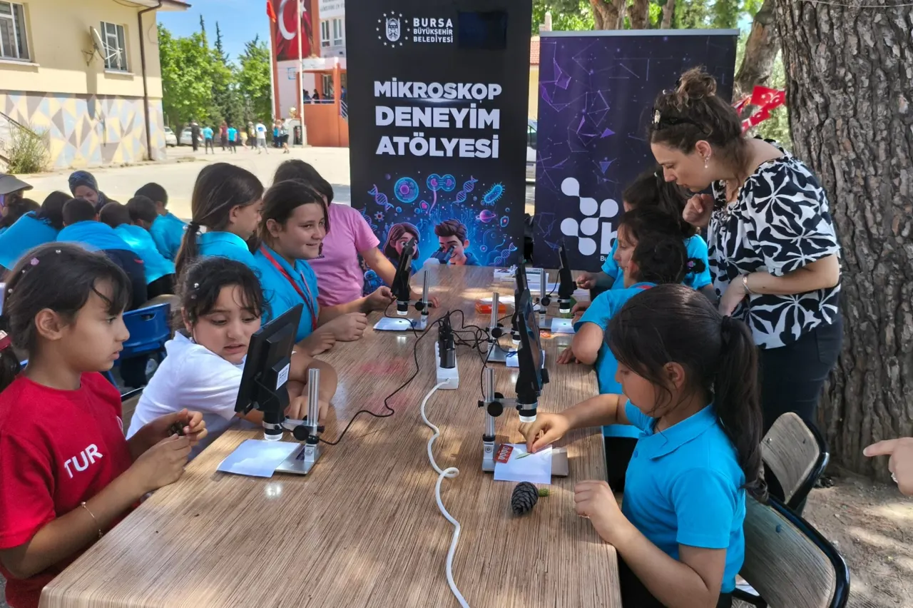 Bursa'da Köy Okullarında Bilim Şenliği Düzenlendi