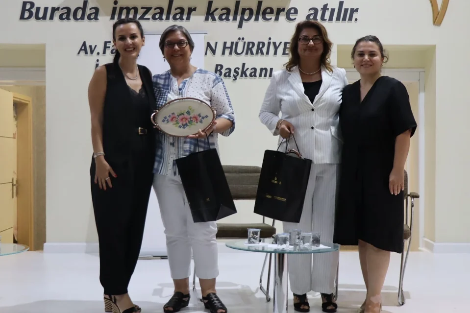 İzmit'te Aile Tutumları Semineri: Çocuk Gelişiminde Ebeveyn Rolü Vurgulandı