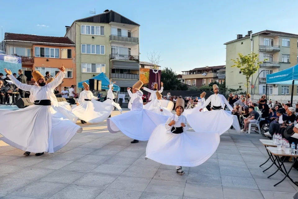 Kocaeli'de Muharrem Ayı Özelinde Maneviyat Dolu Bir Buluşma: Mukaddes Emanetler Ziyareti