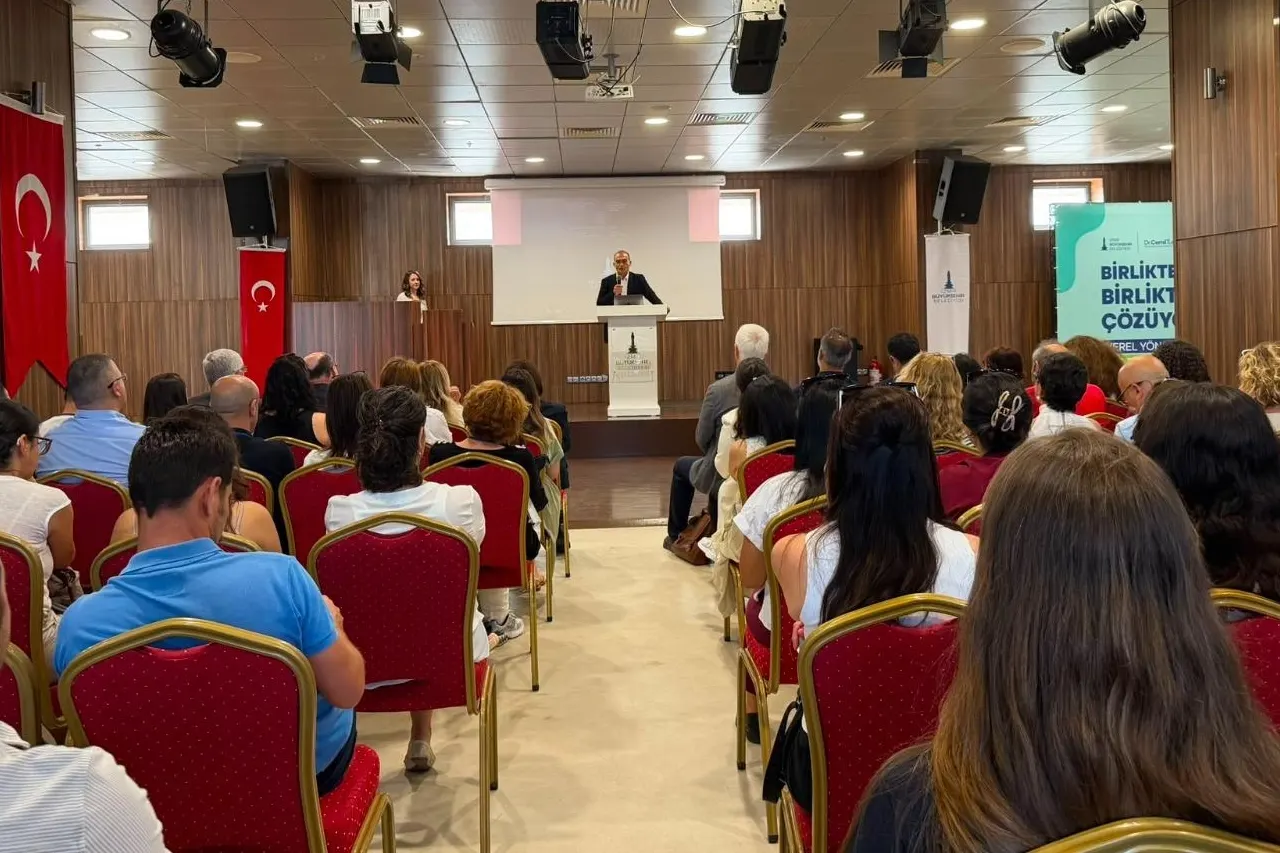 İzmir’de Evde Bakım Modeli Tartışıldı: Kapsam ve Gelecek Adımları Ele Alındı