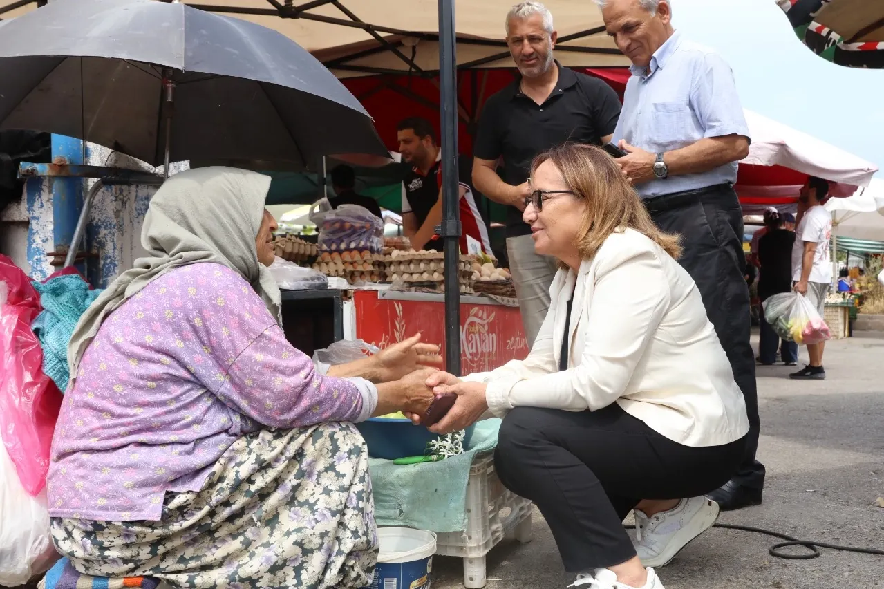 Güzelbahçe Belediye Başkan Vekili Akın, Semt Pazarlarını Ziyaret Etti