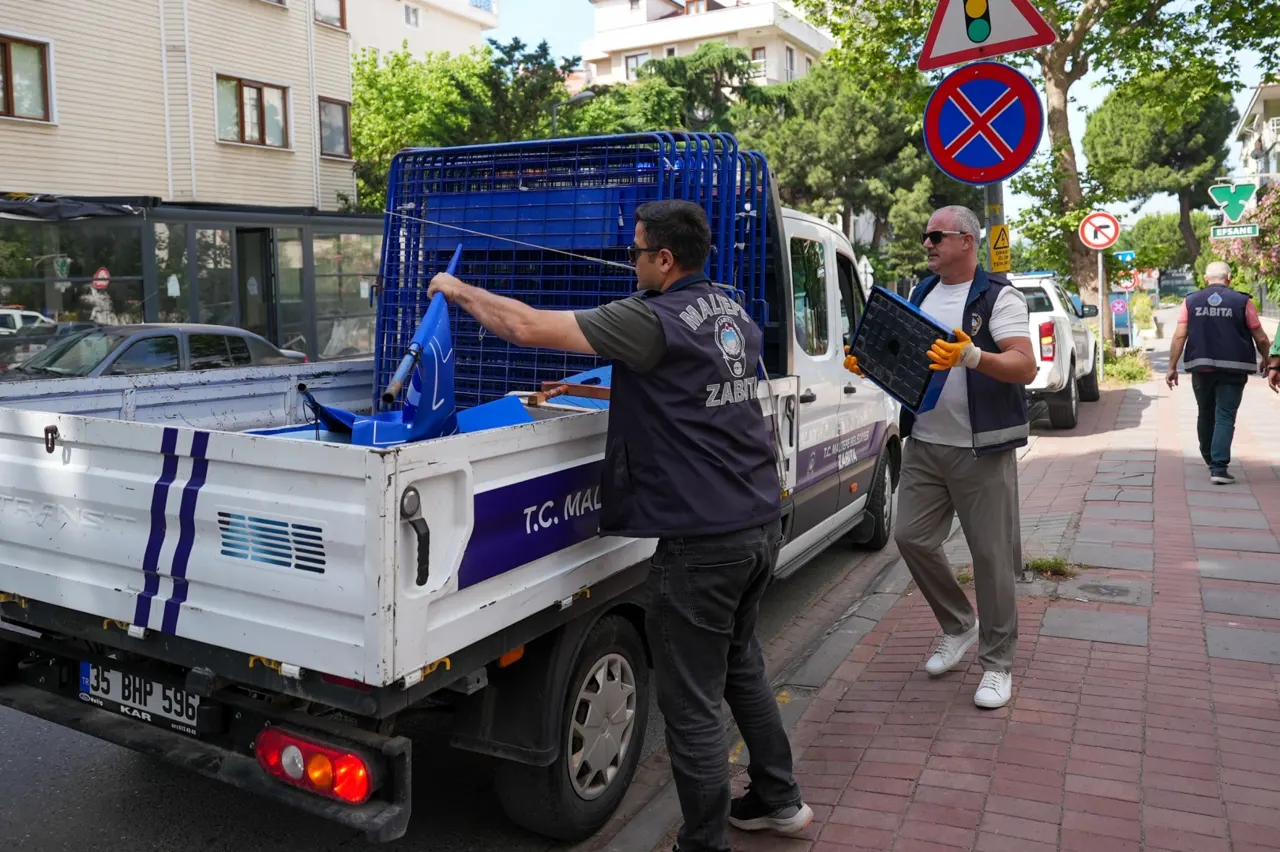 Maltepe'de Kaldırım İşgalleri Son Buluyor: Zabıta Ekipleri Operasyon Başlattı