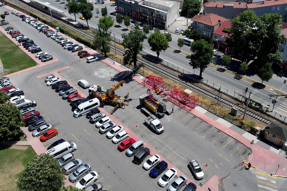 Sakarya'da 3. Geçit Projesi İçin Dev Vinçler Sahada