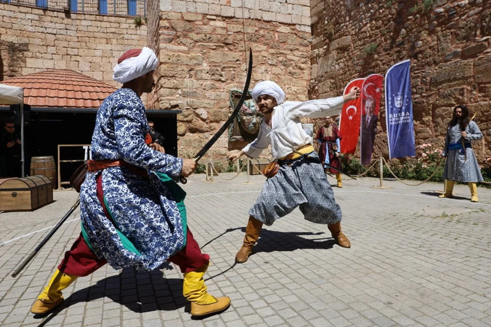 Bursa Zindankapı'da Tarihi Kılıçlar Şampiyonu Yusuf Sidar Şahin Oldu