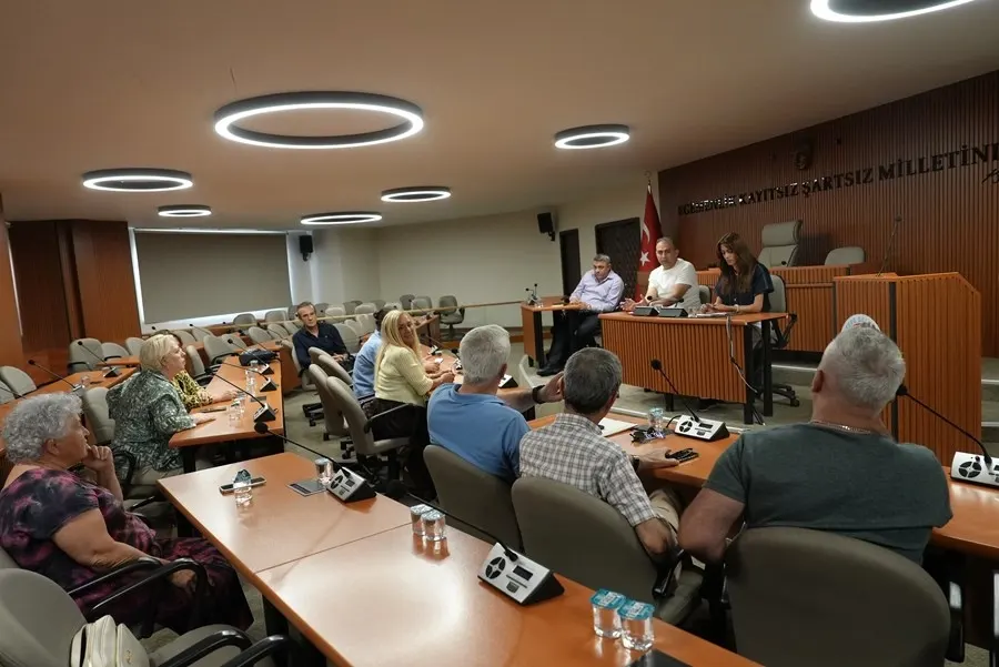 Maltepe'de Muhtarlarla Geleneksel Buluşmalar Sürüyor