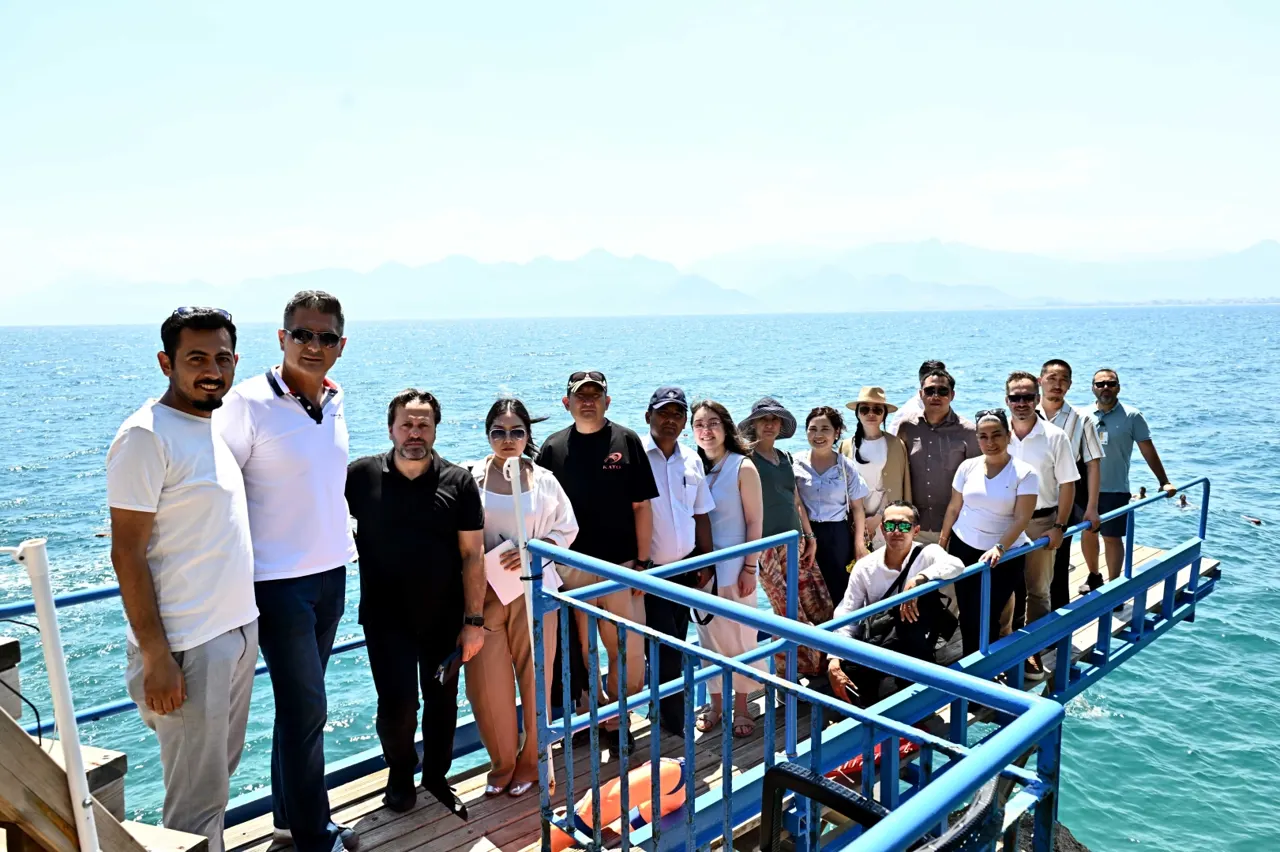 Kırgızistan'dan Issık Gölü İçin Mavi Bayrak Heyeti Antalya'da