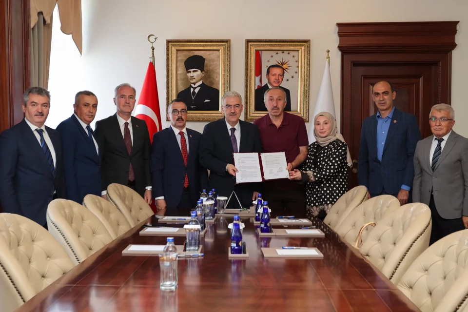 İnegöl'e Sağlık ve Eğitim İçin İki Yeni Yatırım Protokolü İmzalandı