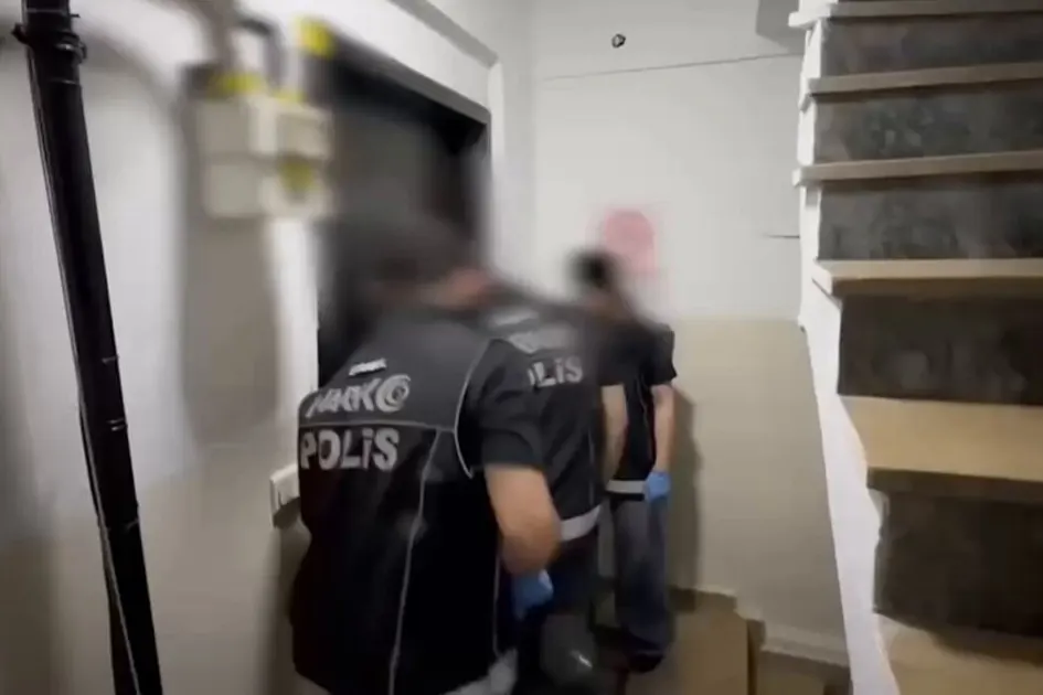 İstanbul'da Uyuşturucu Operasyonu: 187 Kilogram Metamfetamin Ele Geçirildi