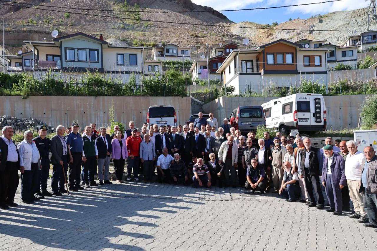 Artvin Valisi Ergün, Yusufeli İlçesinde Köy Ziyaretleri Gerçekleştirdi
