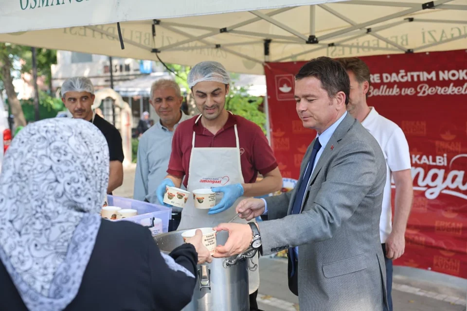 Osmangazi'de Muharrem Ayı Bereketi: Aşureler Vatandaşla Buluştu