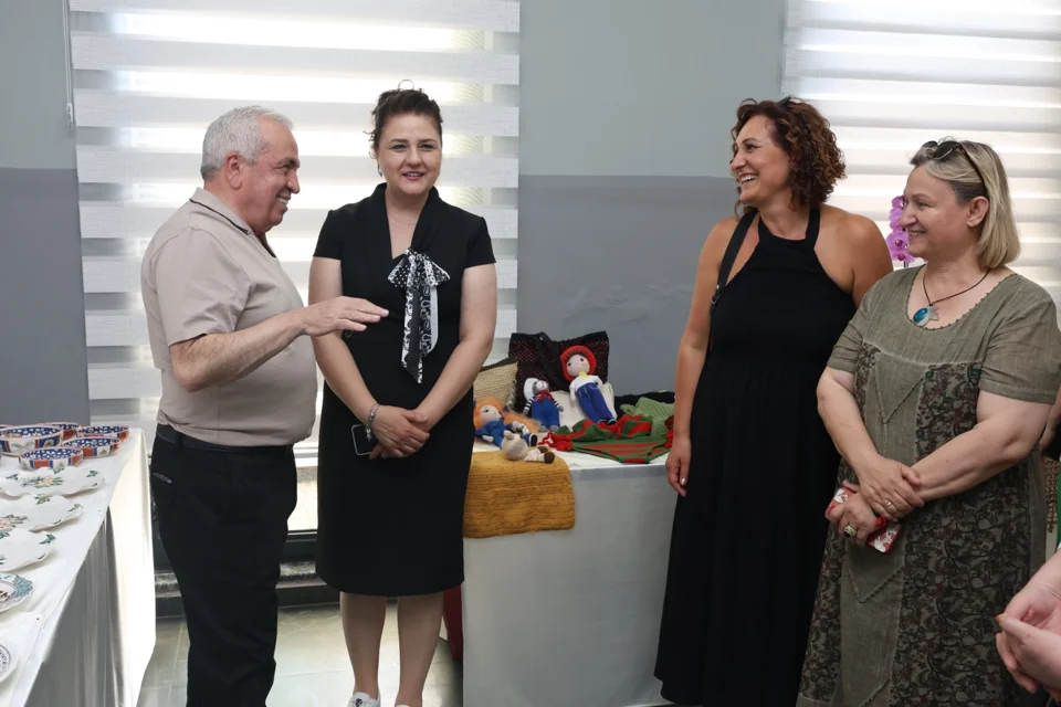 Nilüfer Olgun Gençlik Merkezi'nden Yıl Sonu Başarısı: 163 Kursiyer Ürünlerini Sergiledi
