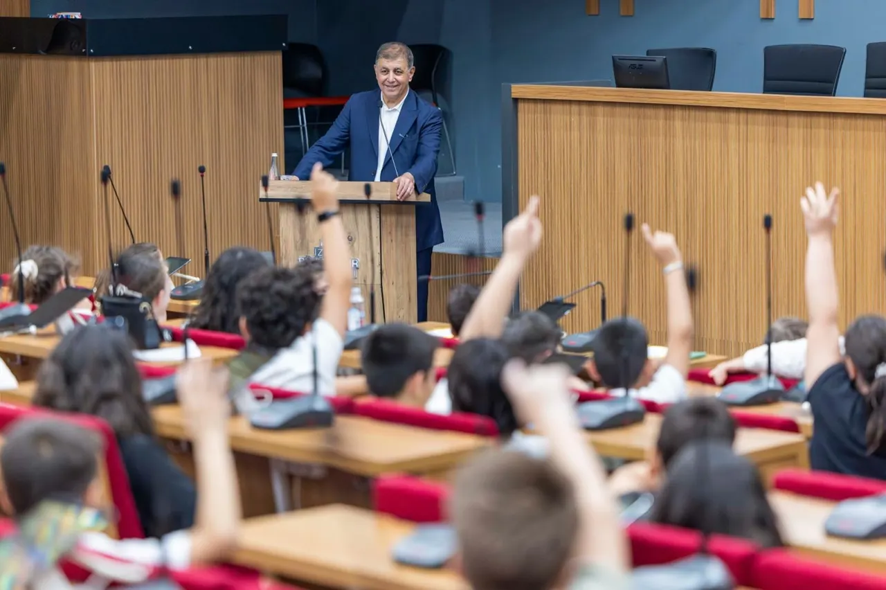 İzmir Çocuk Meclisi Dönemini Tamamladı