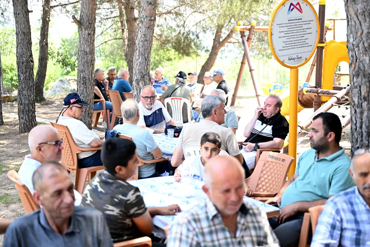 Mersin'de Babalar Günü'nde Vefa ve Dayanışma Buluşması