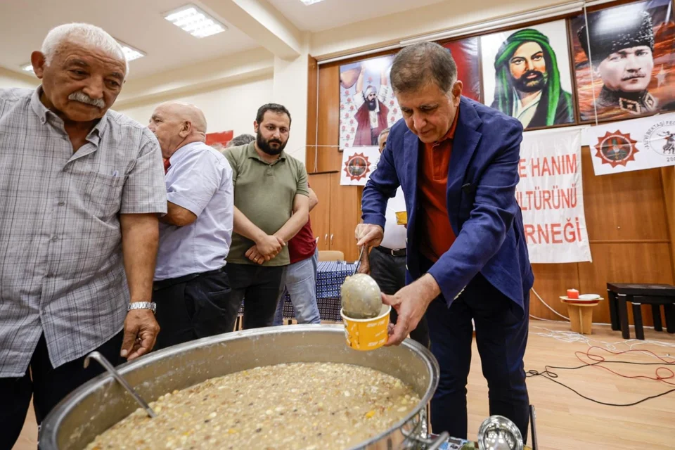 Başkan Tugay'dan Muharrem Ayı Aşure Etkinliğine Katılım: Dostluk ve İyilik Vurgusu