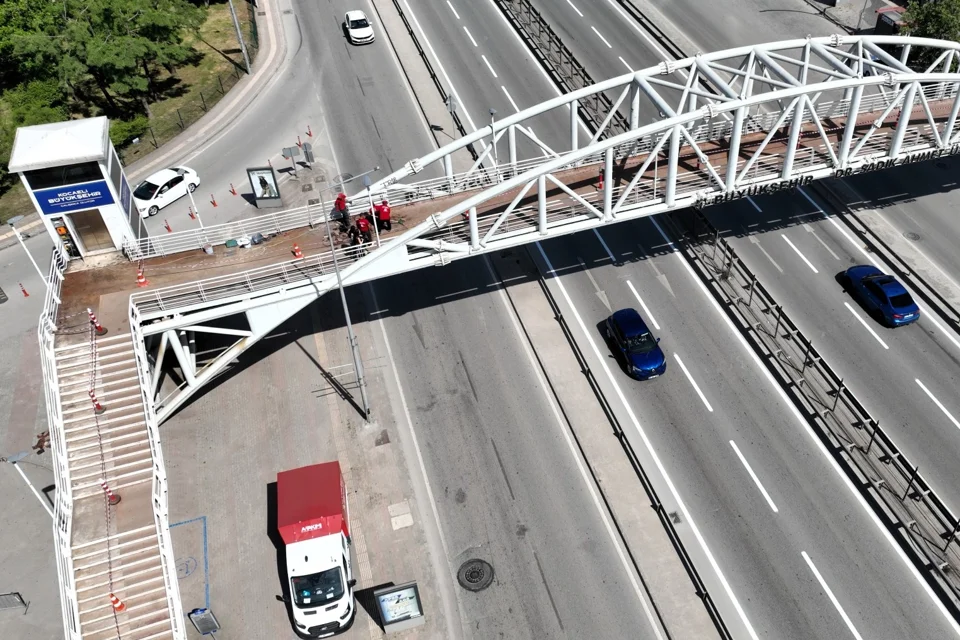 Kocaeli'de Üst Geçitlerde Kapsamlı Bakım ve Yenileme