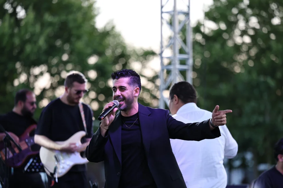 Sakarya'da 90'lar Rüzgarı: Nostaljik Konser Müzikseverlerle Buluştu