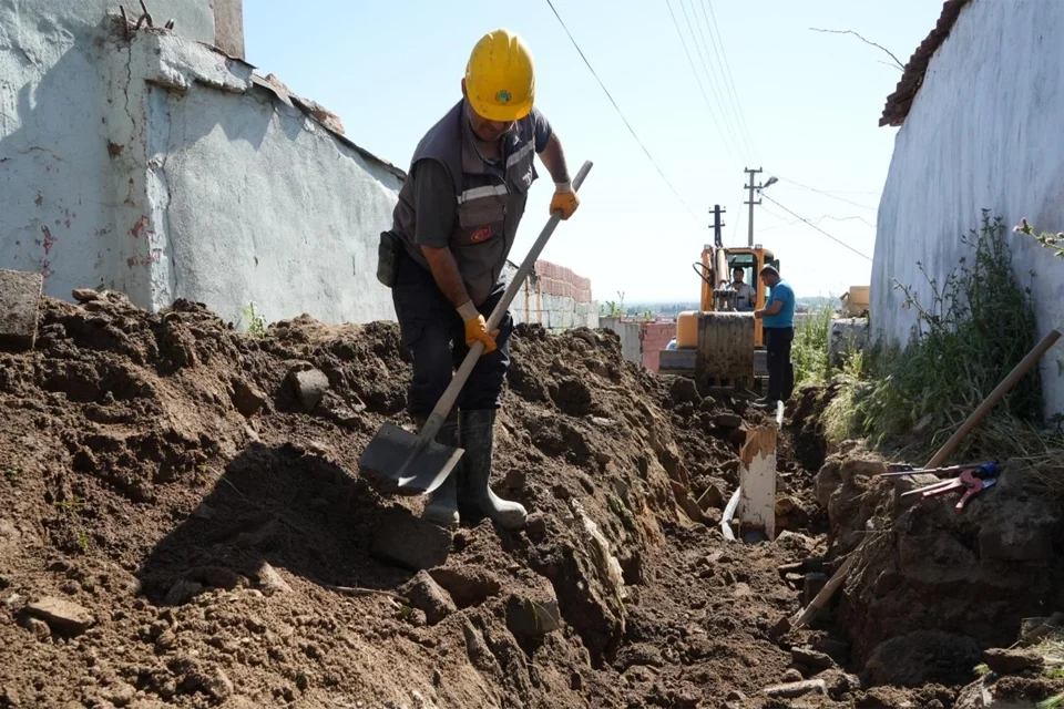 Edremit'te 50 Yıllık İçme Suyu ve Kanalizasyon Altyapısı Yenilendi
