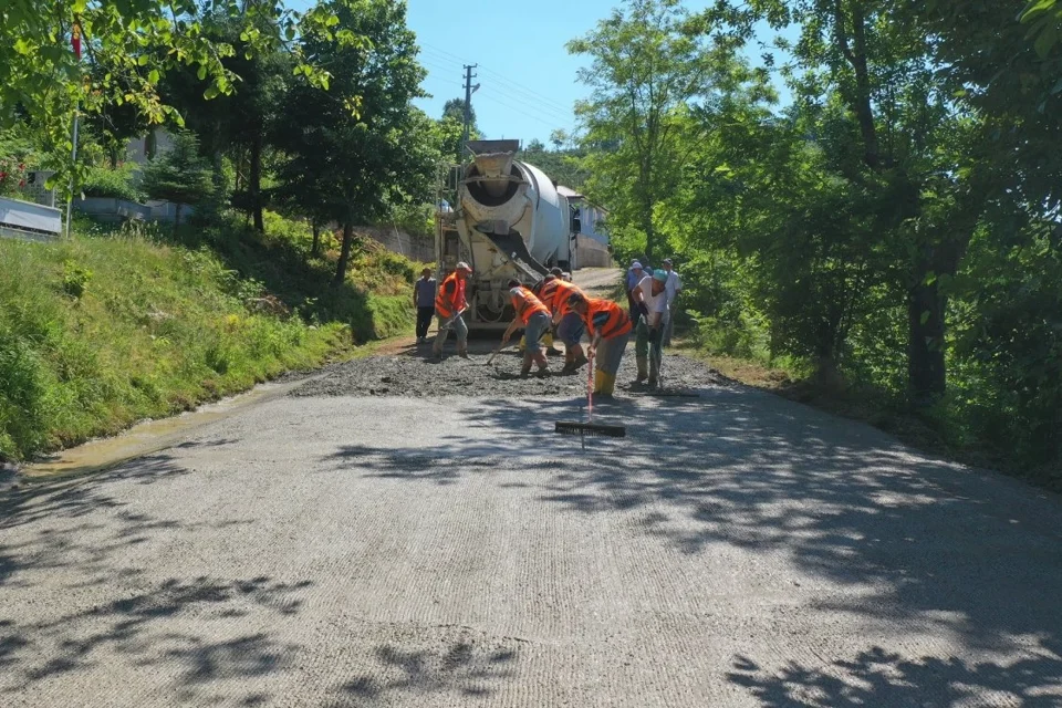 Ordu'da Yarım Asırlık Yol Sorunu Sona Eriyor: Beton Yol Çalışmaları Devam Ediyor