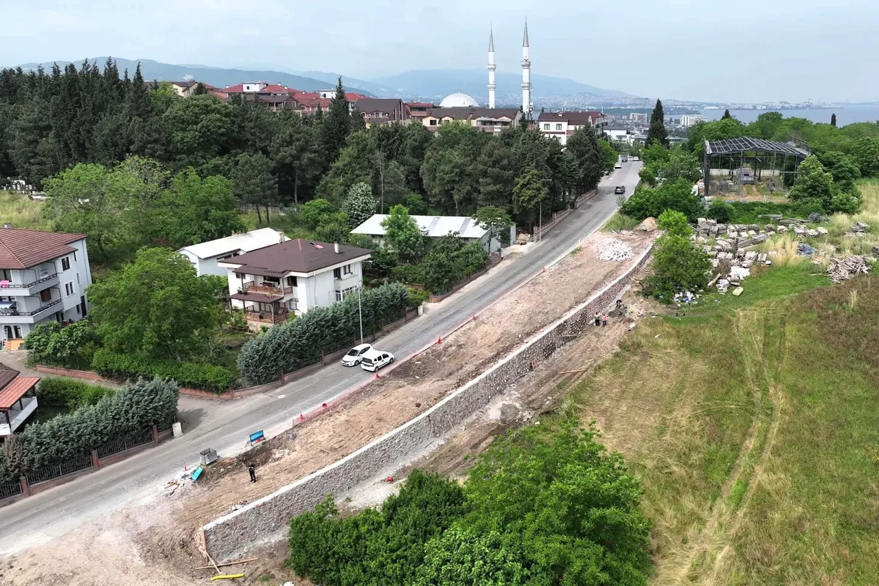 Kocaeli'de Selahattin Eyyubi Caddesi'nde Kapsamlı Yenileme: D-130'a Alternatif Ulaşım Hattı Oluşuyor