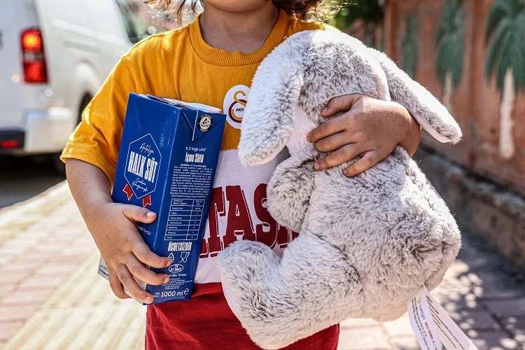 Halk Süt Projesi 6 Yaşında: Antalya'da 33 Bin Çocuğa Ücretsiz Süt Dağıtıldı