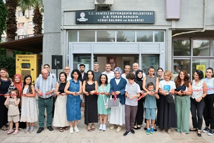 Denizli'de Futbol Temalı Karikatür Yarışması Ödülleri Sahiplerini Buldu