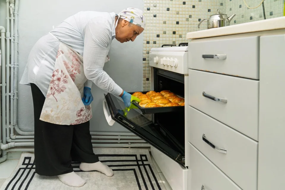 56 Yaşında Yeni Bir Hayat: Meslek Fabrikası Kursları Belgin Hanım'ın Dünyasını Değiştirdi