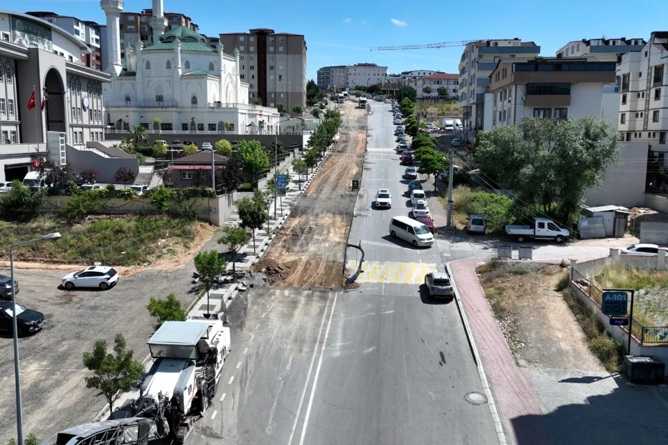 Çayırova'da Bahriye Üçok Caddesi'ne Modern Dokunuş: Ulaşım Konforu Artıyor