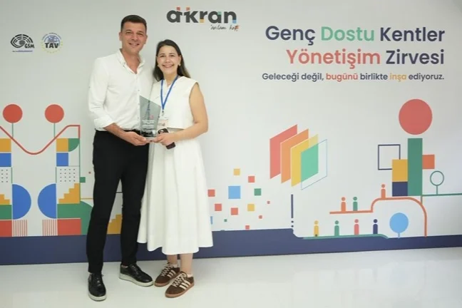 Denizli Büyükşehir Belediyesi'ne Genç Dostu Kent Teşvik Ödülü Verildi