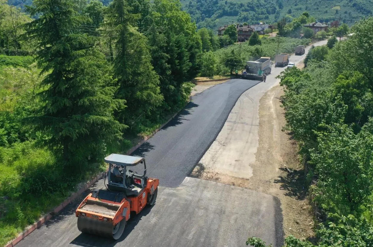 Çatalpınar Göller Mahallesi Yolu Sıcak Asfaltla Buluştu