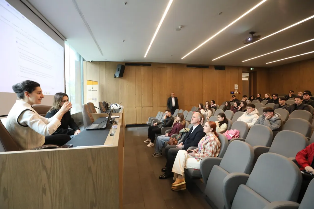 İnegöllü Gençlere Avrupa’nın Kapıları Açıldı: DiscoverEU Programı ile 17 Gencin Seyahati Kesinleşti