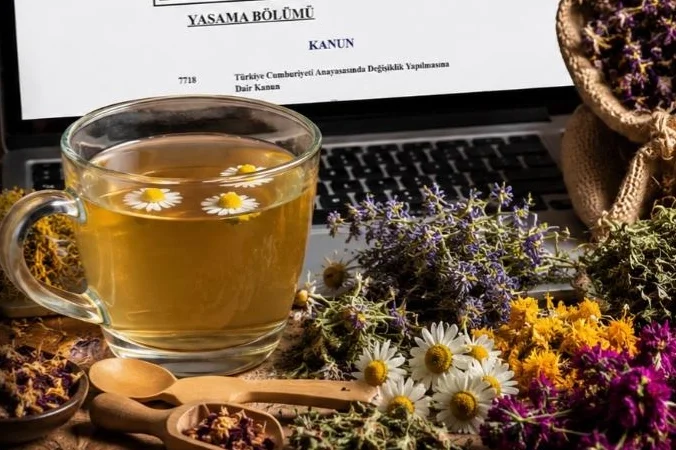 Tıbbi Bitki Çaylarına Yeni Düzenleme: Satış Sadece Eczanelerde, Ruhsat Şart Oldu