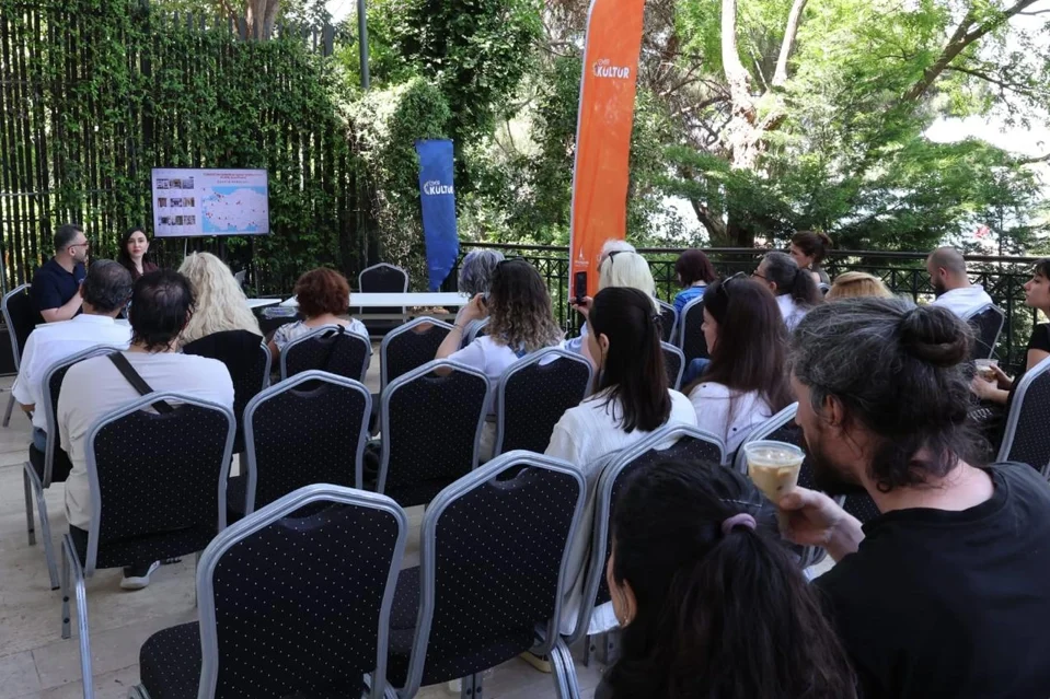 İzmir Şato'da Seramik Panolar Canlandı: Sanat, Mimari ve Bellek Buluştu