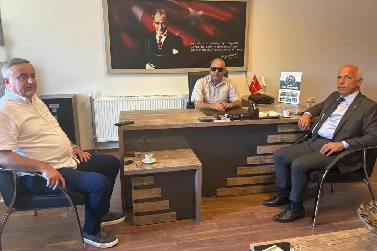 Artvin Ticaret Borsası, Görme Engelli Üyesine Ziyaret Gerçekleştirdi