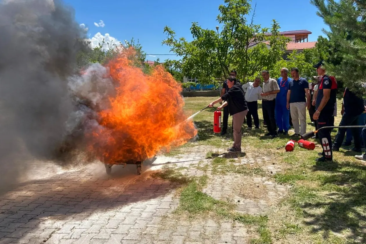 Erzincan'da Hastane Personeline Yangın Tatbikatı