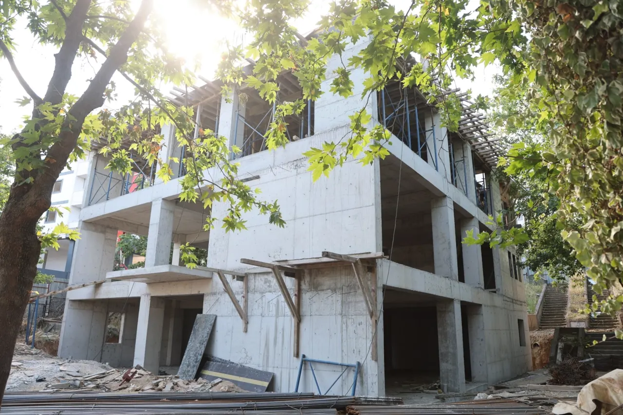 Çayırova'da Yeni Bilgi Evi ve Aile Sağlığı Merkezi İnşaatı Sürüyor